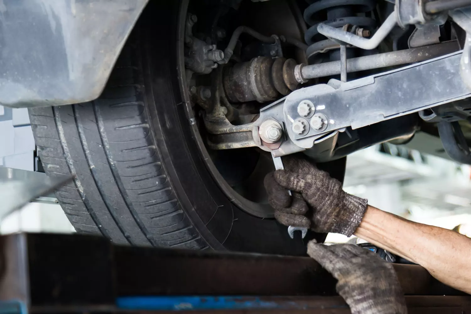 A quoi sert une rotule de suspension sur un véhicule?